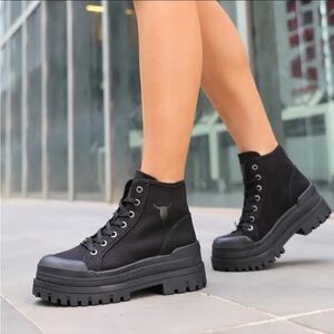 Windsor Smith Deserve Black Platform combat Boots Size 8